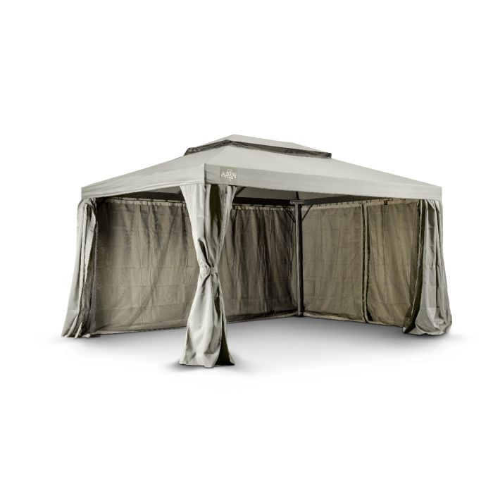 Het Grizzly Europe paviljoen 3x4 meter bevat vier muskiettennetten en vier zijwanden om in elkaar te ritsen. Ook zit er een windvanger bij het paviljoen. De zijwanden gaan buitenom de palen heen.
